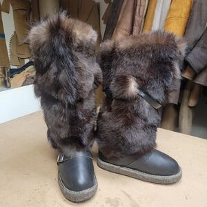Luxurious Fur-Trimmed Women's Boots